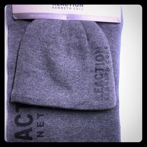 Kenneth Cole Reaction sweater hat and scarf set